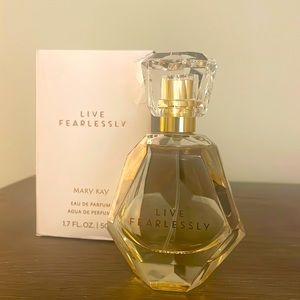 Mary Kay Live Fearlessly Eau de Parfum 1.7 fl oz